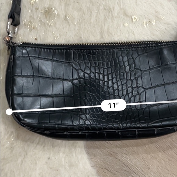 Urban outfitters black crocodile mini embossed shoulder bag - Picture 8 of 9